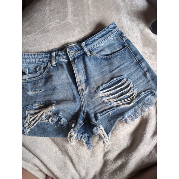 Kancan size medium distressed shorts - Picture 1 of 7